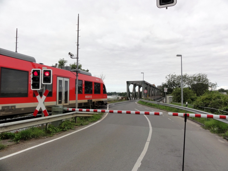 eine Brücke für drei Parteien