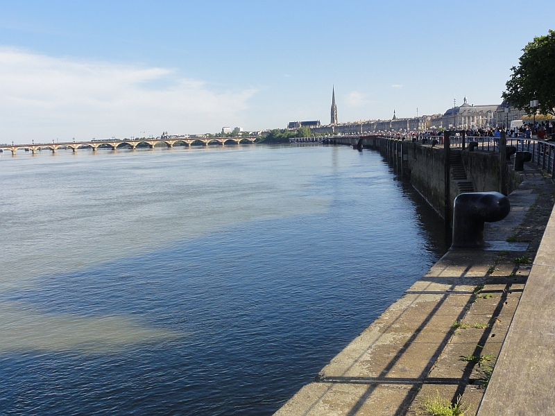 Bordeaux, au Bord de l'eau
