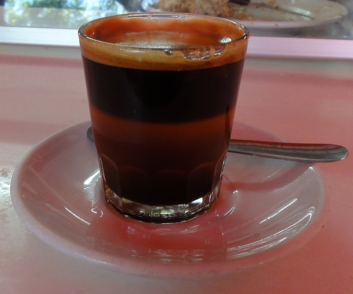 Café quemado, heisser Rum unter dem Kaffee