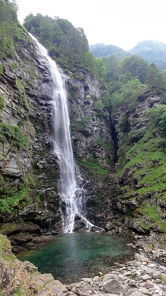 Wasserfall bei Sonogno