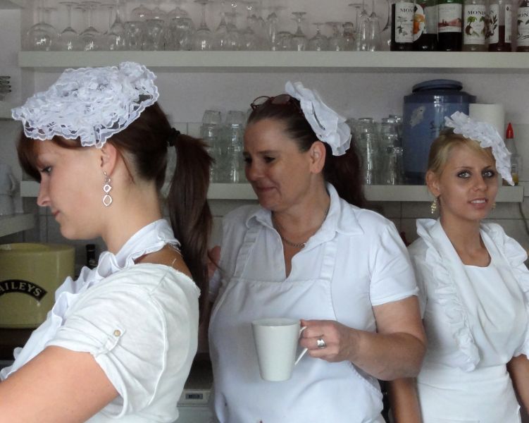 Bedienung im Stadtcafé