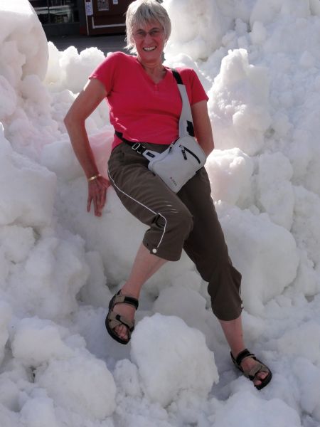 Julia geniesst den Schnee 