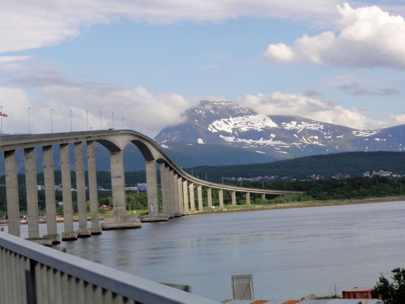 Die westliche Brücke nach Tromso