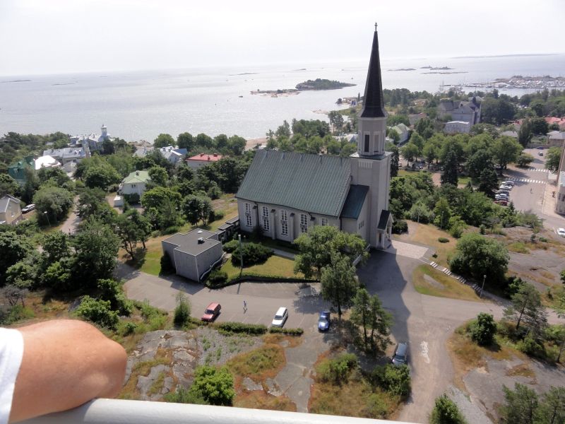 Blick auf Kirche und Küste