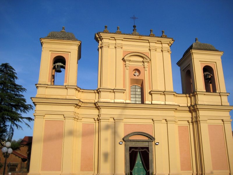 Übernachtung vor dieser Kirche