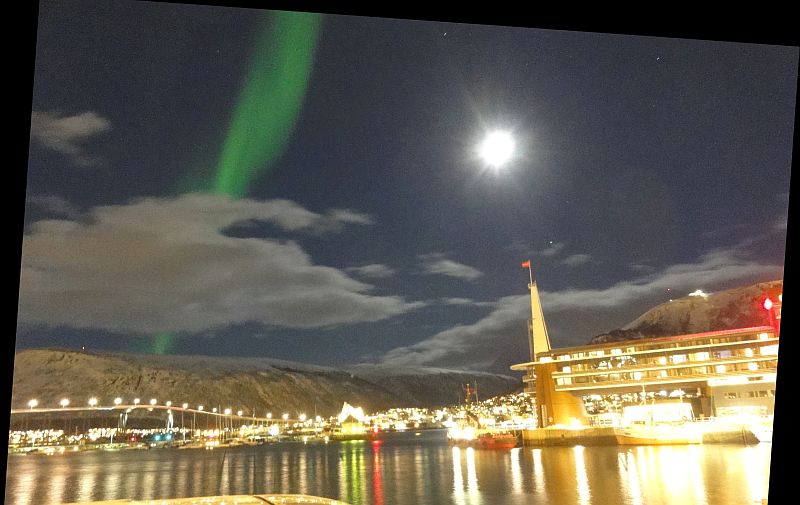 Aladin steigt aus der Wunderlampe