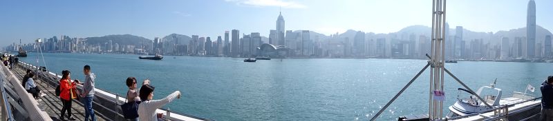 Blick von Kowloon nach Hongkong