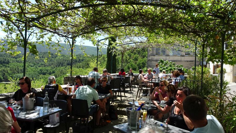 Mittagessen in Lacoste