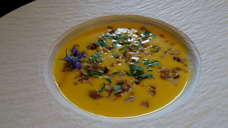 Kürbissuppe mit Kastanien