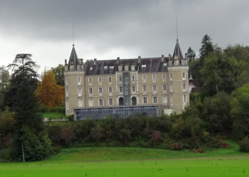 Château de Clairvans in Chamblay