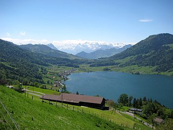 Hoch über dem Ägerisee