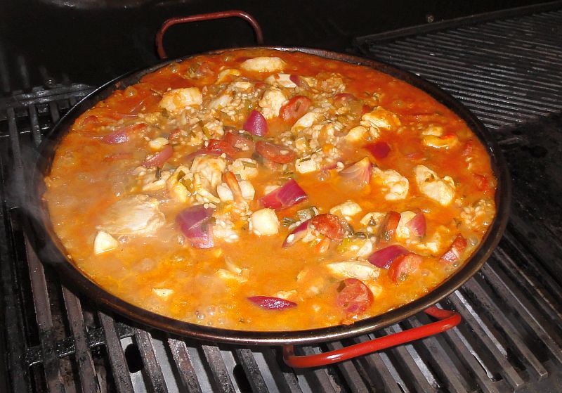 Paella auf dem Grill